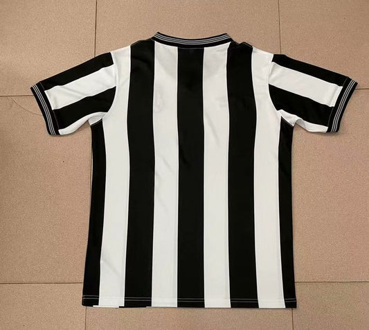 Newcastle United FC 1983-1984 |Primera Equipación