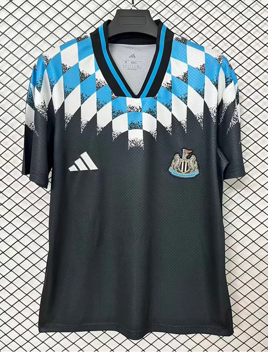 Newcastle 26/27 | Paseo