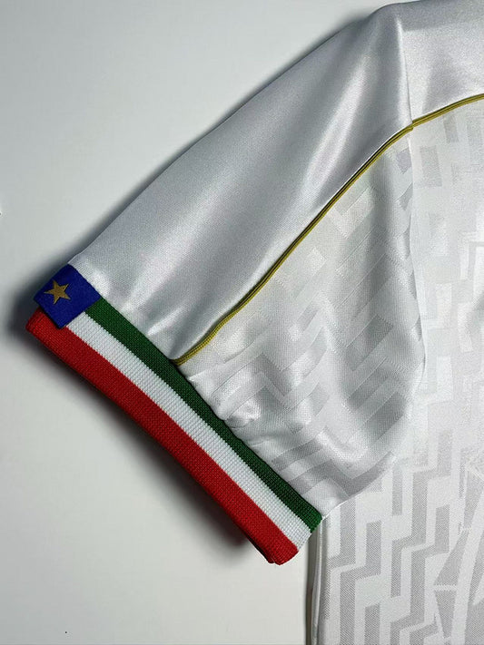 Italia 1995 | Visitante