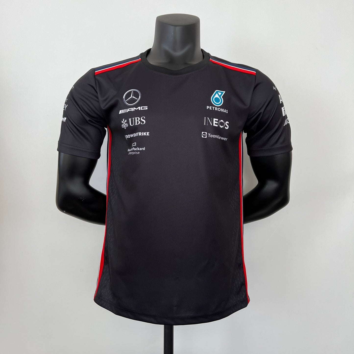 Mercedes 2023 Negra